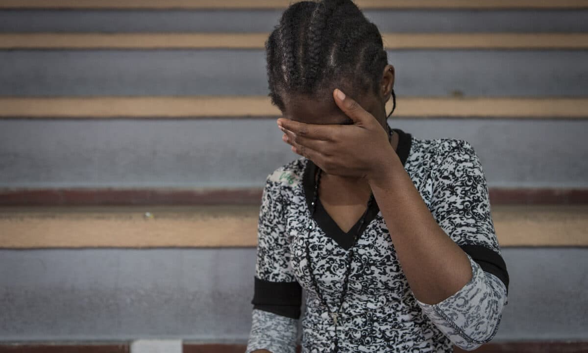 Bimba caduta dal quarto piano a Terni