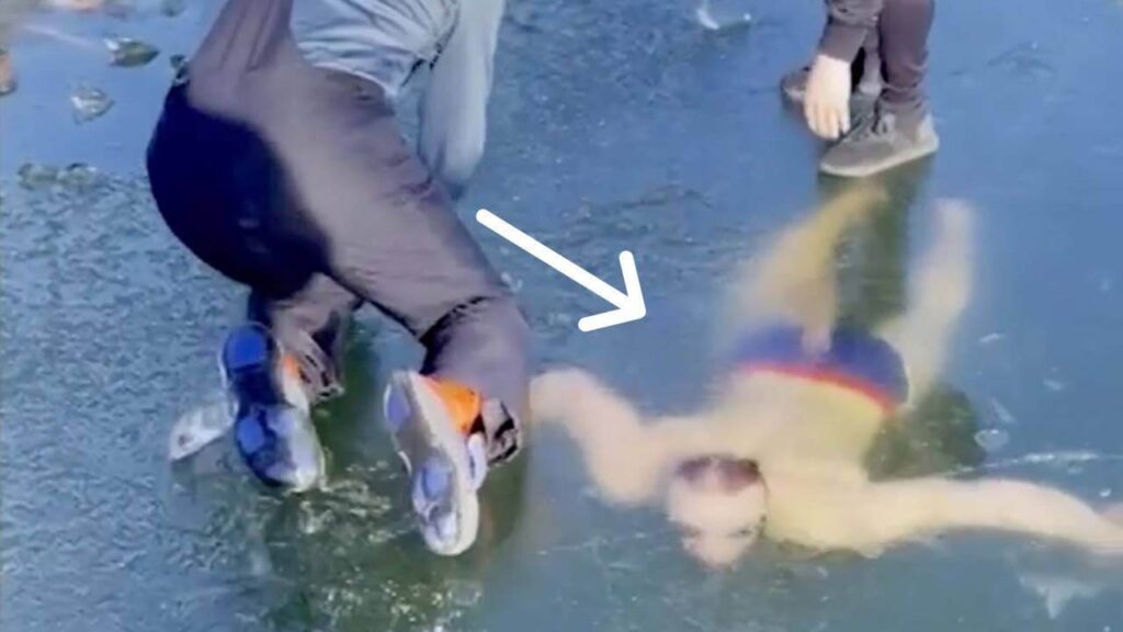 Atleta bloccato nel ghiaccio non trova l'uscita, (VIDEO)