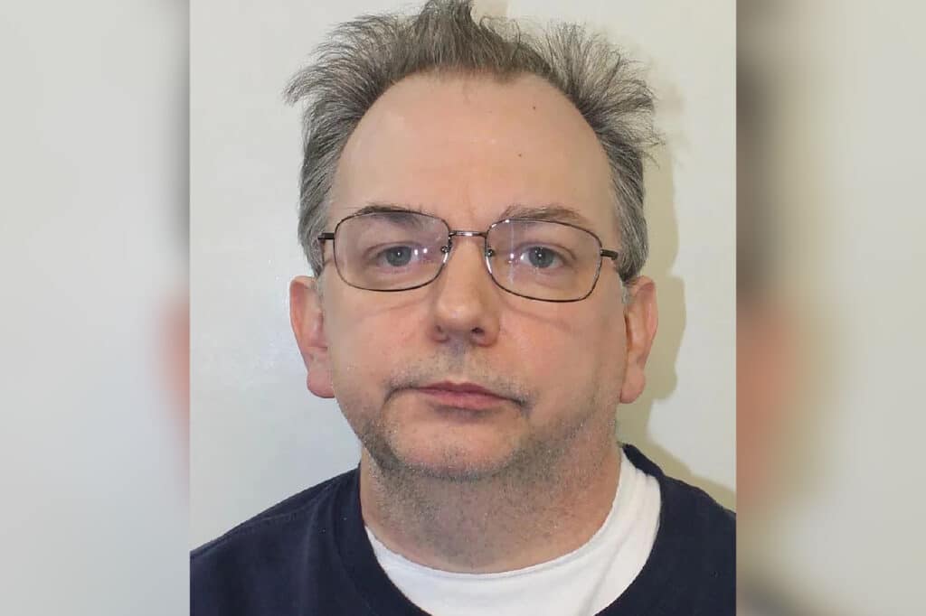 Il 52enne di Nashville si è servito della chiave magnetica di riserva per intrufolarsi di soppiatto nella stanza del cliente e succhiargli le dita dei piedi