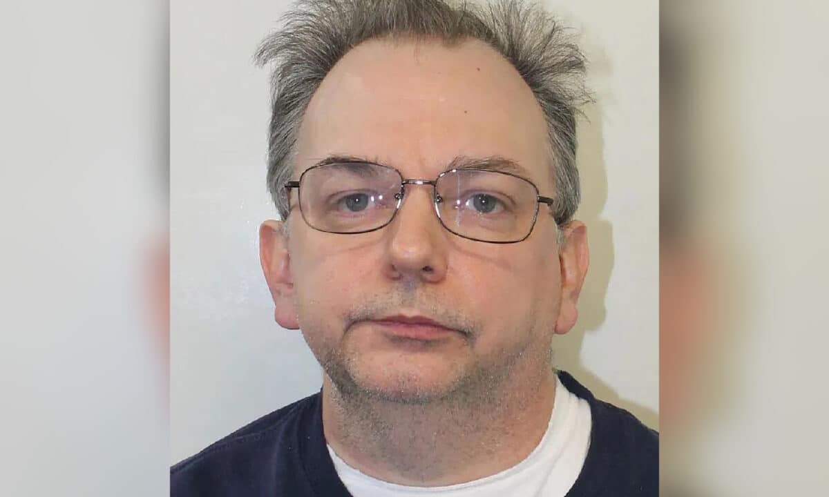 Il 52enne di Nashville si è servito della chiave magnetica di riserva per intrufolarsi di soppiatto nella stanza del cliente e succhiargli le dita dei piedi