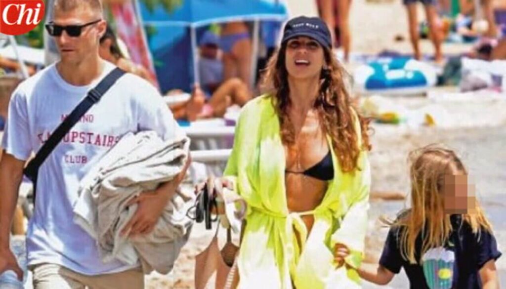 Elisabetta Canalis, prima vacanza d'amore in Sardegna con Georgian Cimpeanu e la figlia: la FOTO