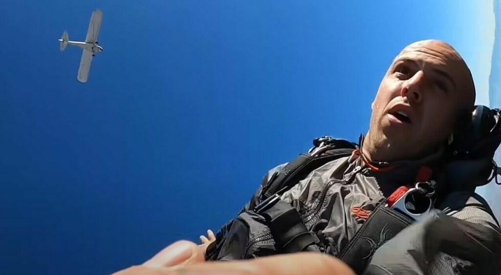 Fa precipitare l'aereo di proposito e posta il video su YouTube (VIDEO)