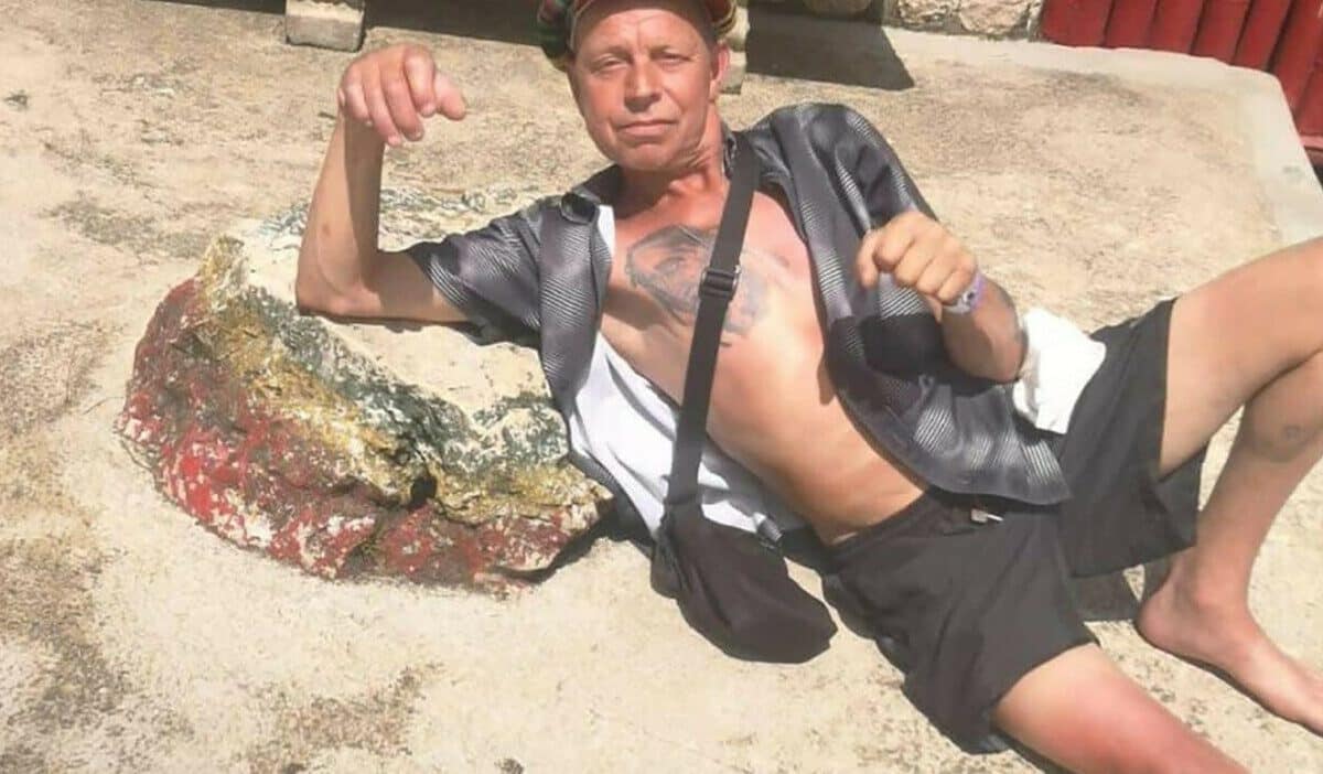 In Giamaica un turista britannico decide di bere "per sfida" tutti i cocktail nel menu di un bar a bordo piscina e muore poco dopo nella sua stanza di albergo