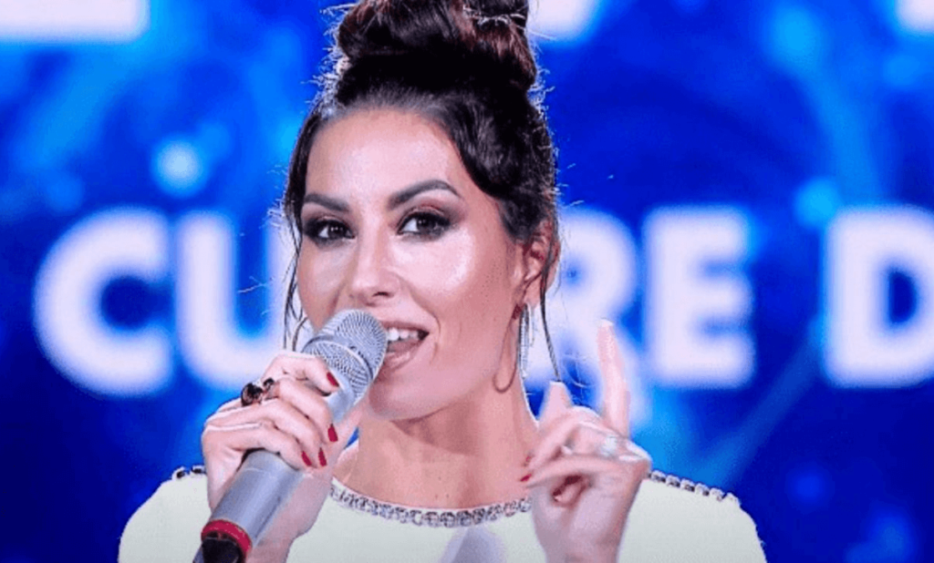 Gregoraci, che look sexy a Battiti Live Volgare, mio marito è andato in tilt. Quanto costa l'abito, le immagini della serata