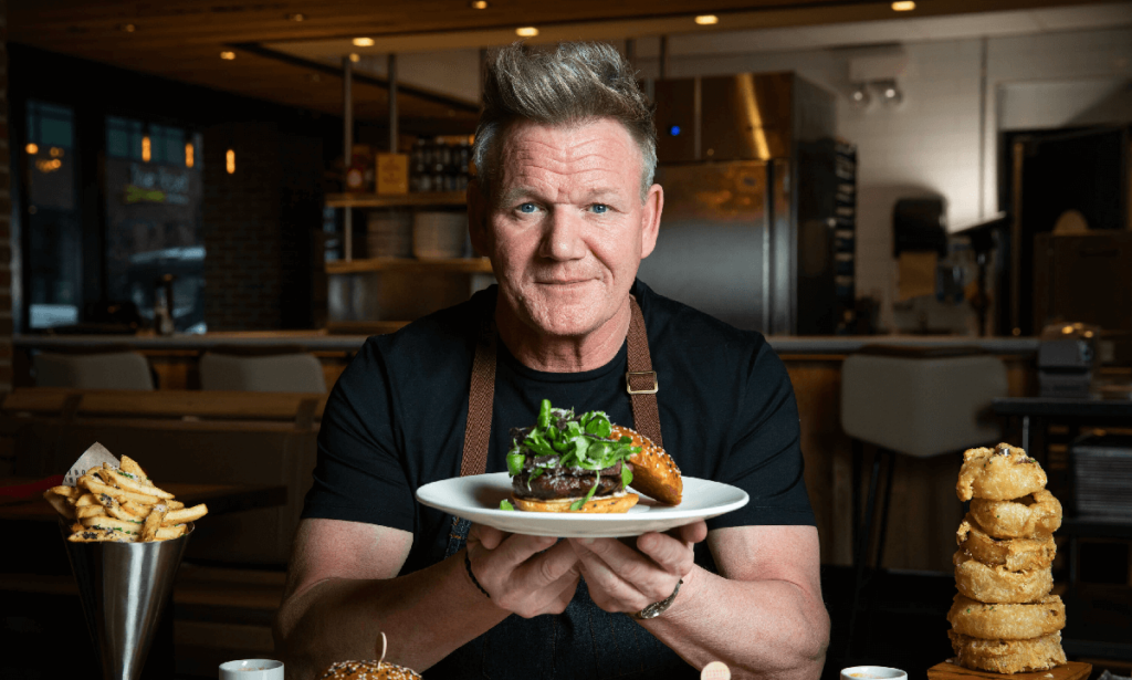 Ho mangiato al ristorante di Gordon Ramsay ecco quanto ho speso per bere l'acqua del rubinetto