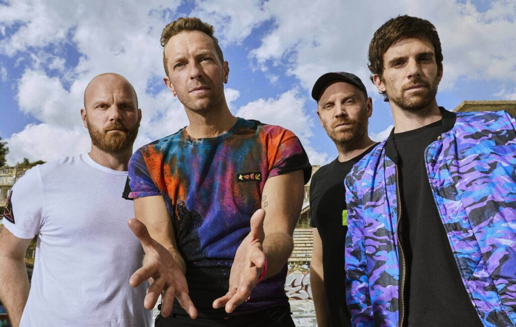 I Coldplay annunciano il tour 2024: due date anche in Italia