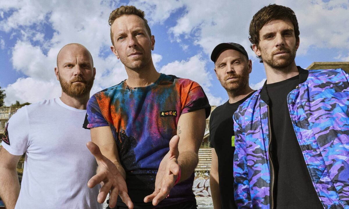 I Coldplay annunciano il tour 2024: due date anche in Italia
