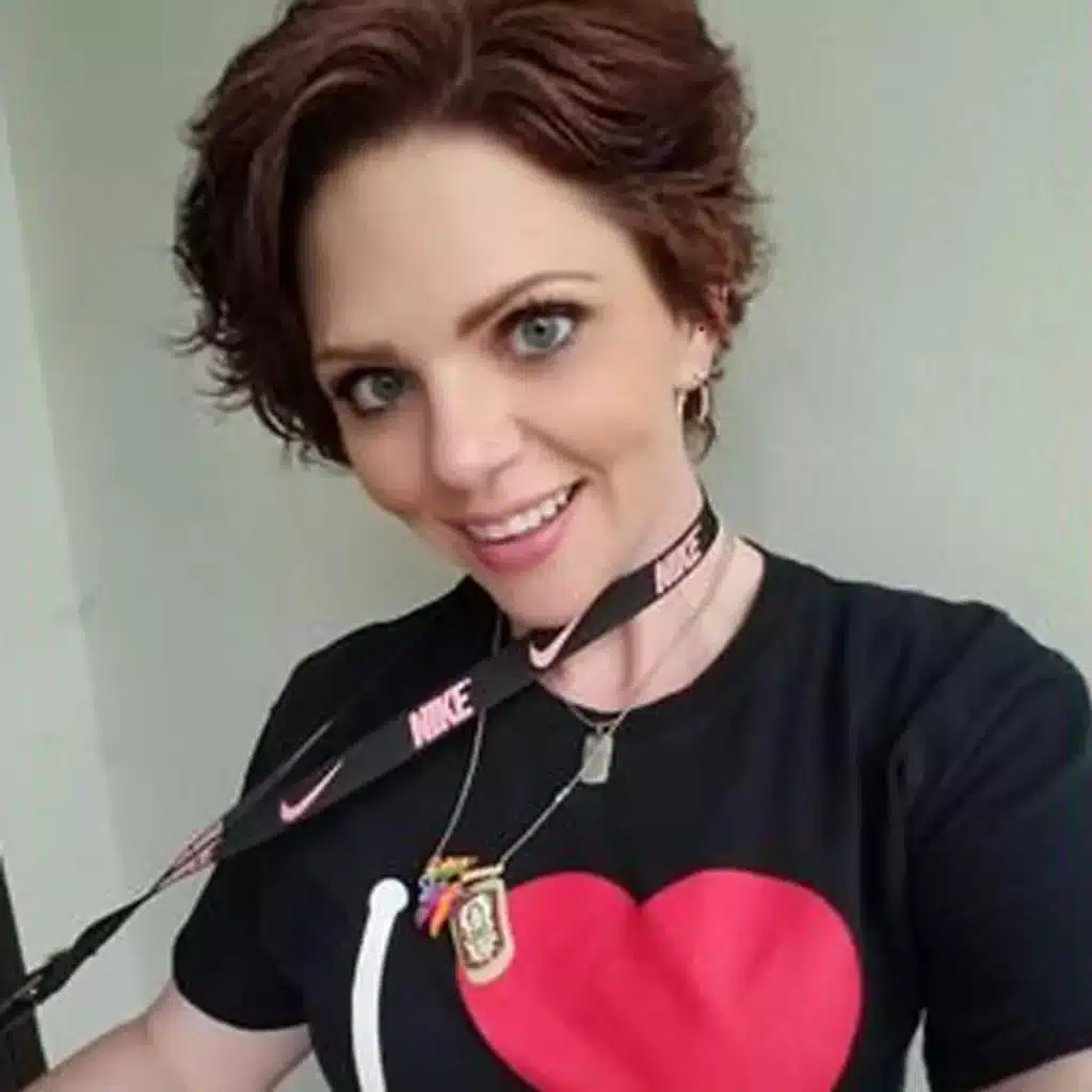 L'anno scorso aveva vinto il premio "prof dell'anno" e ora è accusata di violenza sessuale su un 17enne e dovrà scontare 2 mesi di carcere e 6 anni di libertà vigilata