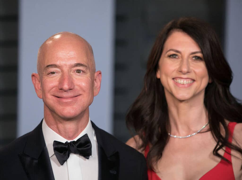 L'ex signora di Jeff Bezos ha sperperato 27 miliardi in 4 anni. La polemica: "Ha fatto bene a divorziare"