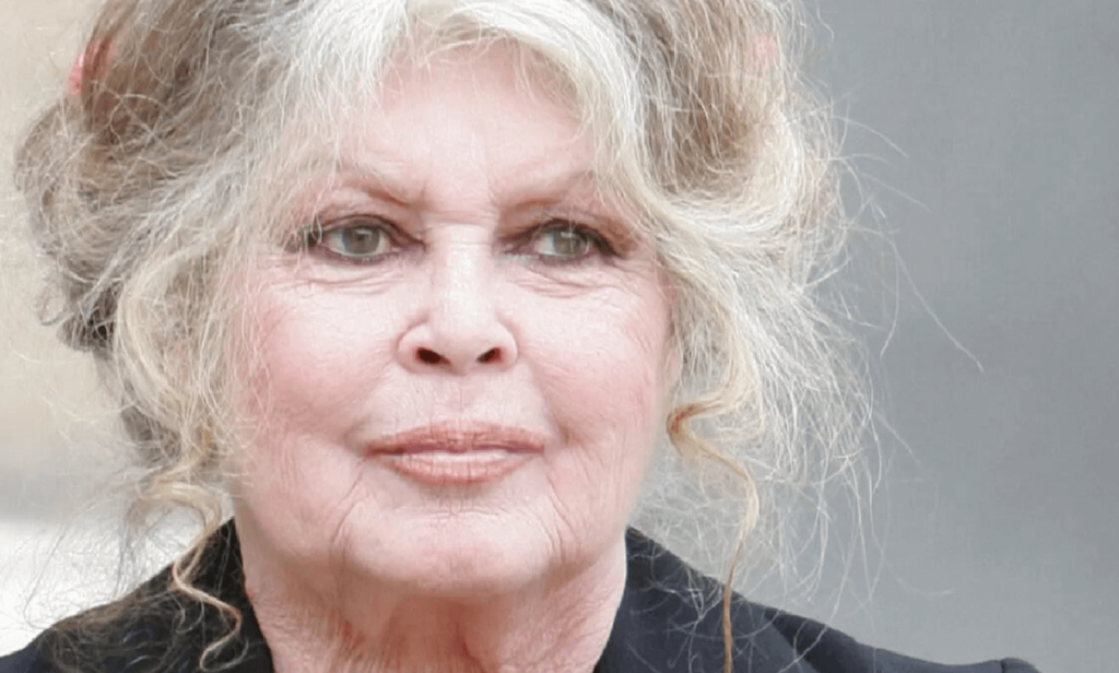 Malore per Brigitte Bardot Non respira, l'attrice era in casa. Ecco come sta