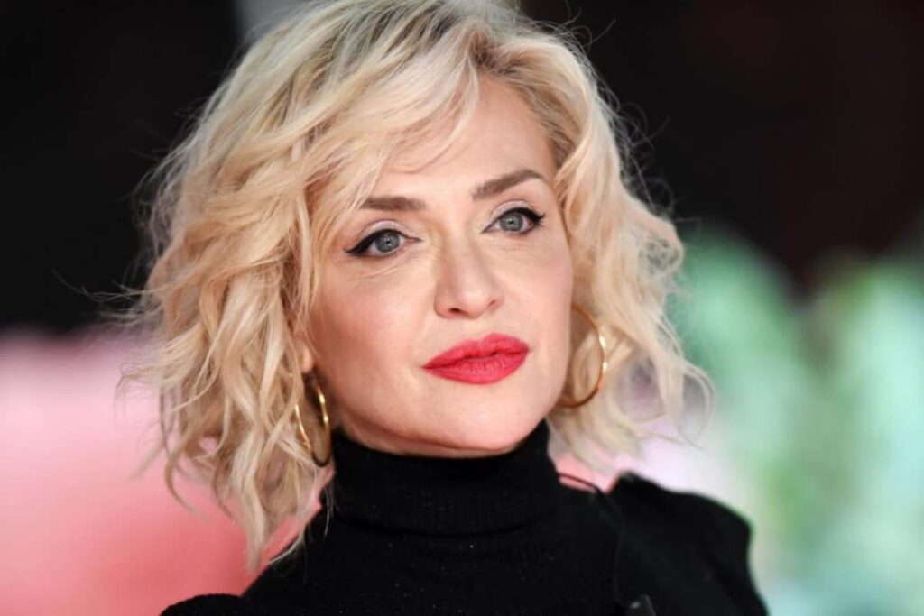 Paola Barale svela: "Sono andata in meno pausa presto, il ginecologo mi ha chiamata"
