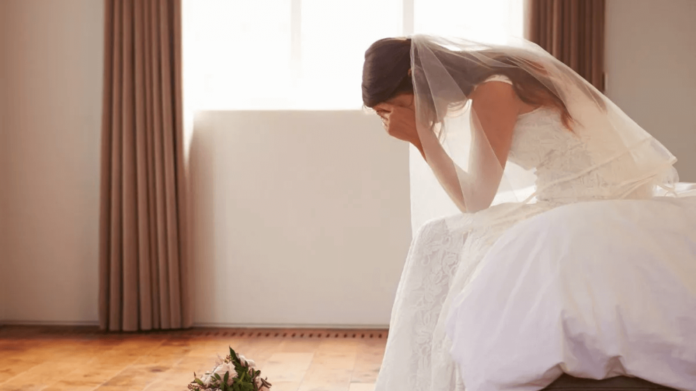 Scopre il tradimento la notte prima del matrimonio la vendetta della sposa è virale