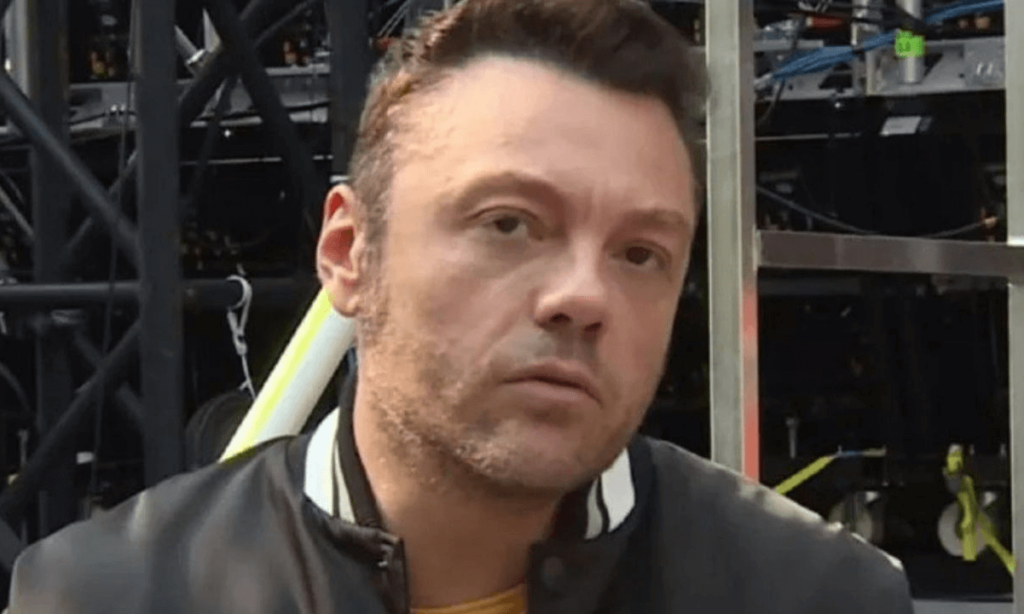 Tiziano Ferro costretto a fermarsi Devo parlarvi, mi hanno trovato un nodulo, l'annuncio