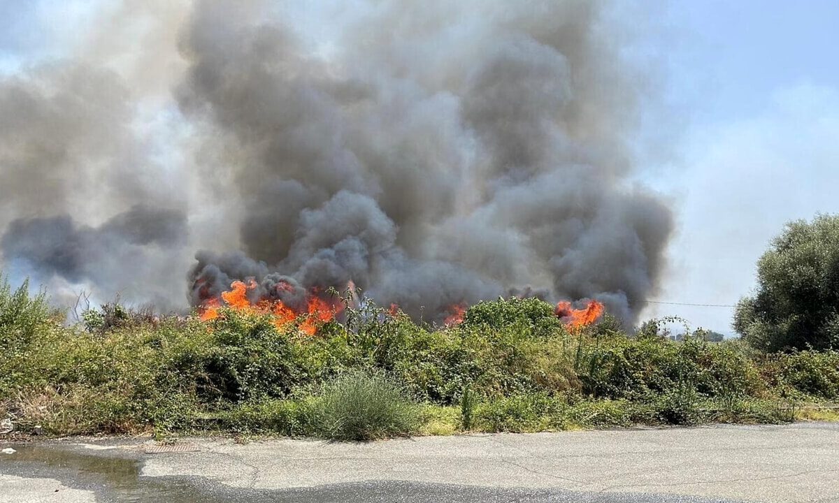 Piromane appicca incendio