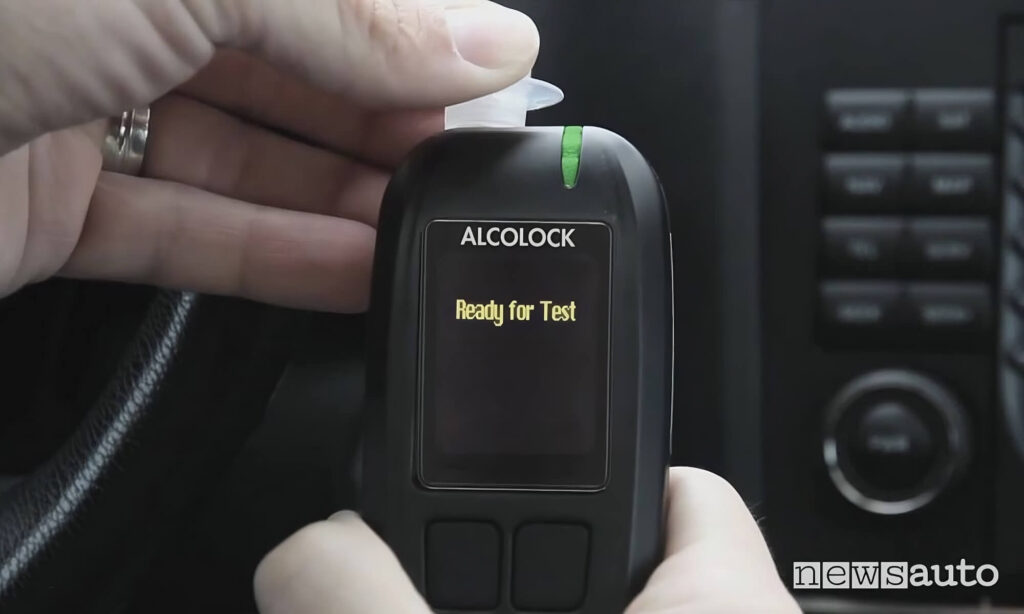 Addio guida in stato di ebbrezza, arriva alcolock
