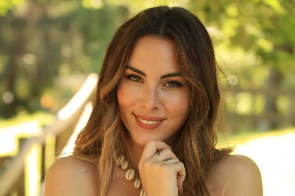 Micol Olivieri derisa dalle cameriere