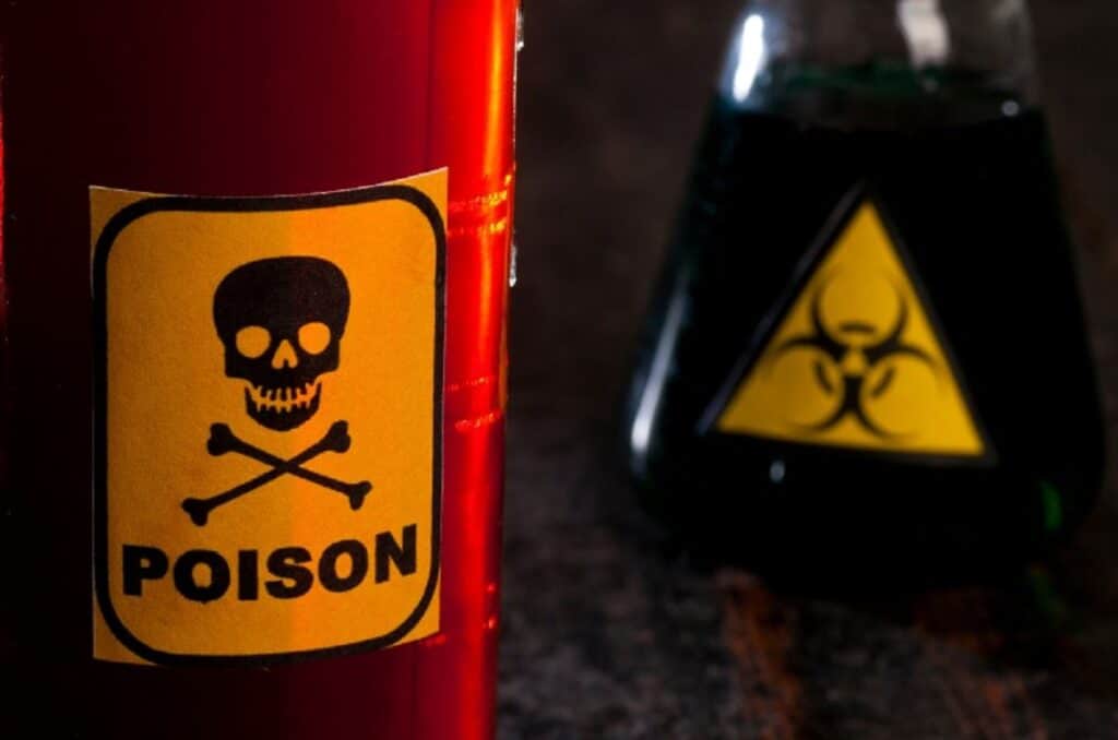 Rimini, cerca di uccidere il marito con veleno per topi