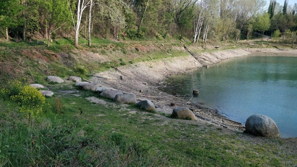 Milano, 19enne trovato morto nella cava di un parco