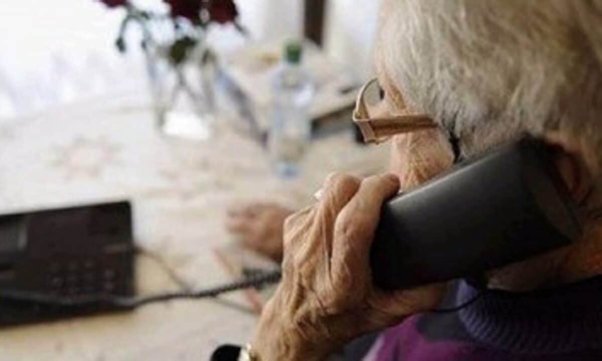 “Nonna pagami il corriere”, ma lei non ci casca: arrestato truffatore.