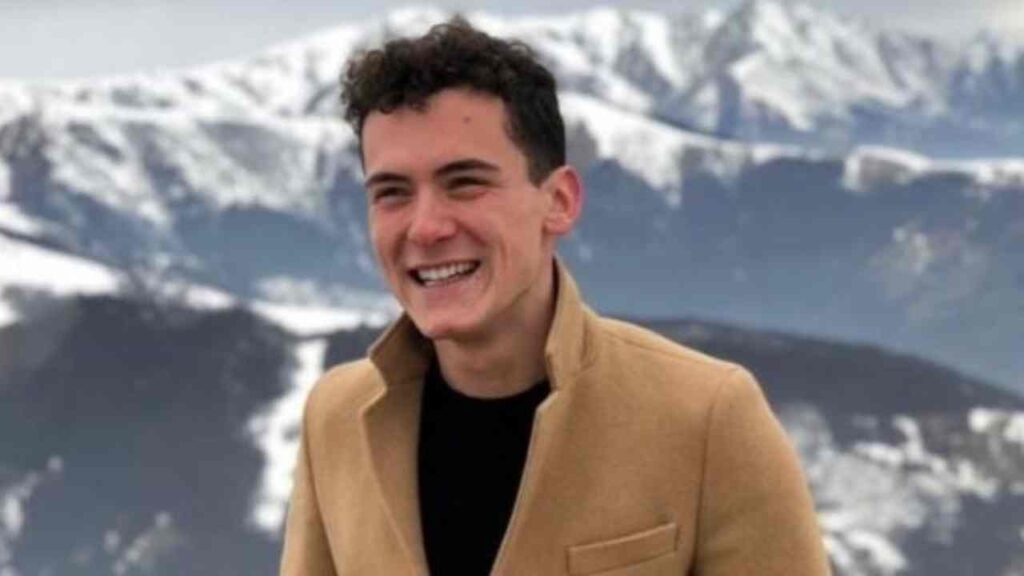 Travolto in mare da un’onda anomala a Tenerife.