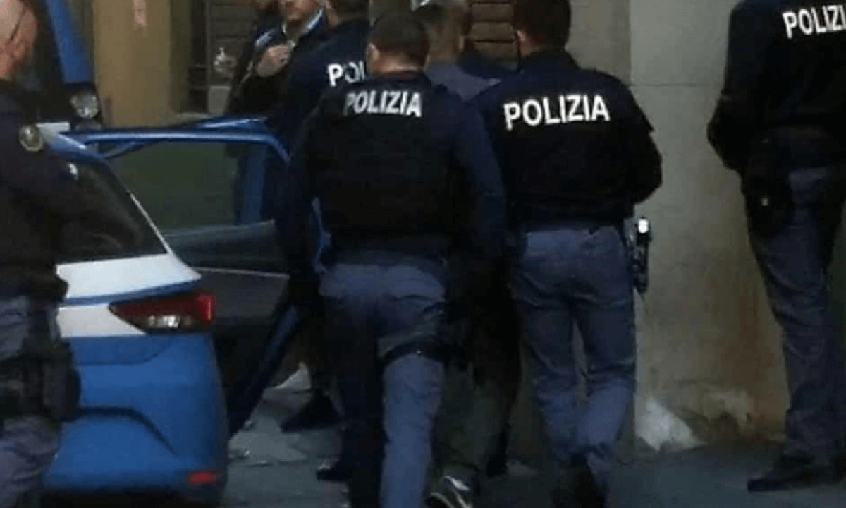Si ubriaca e chiama la polizia svelando il segreto per evadere dai domiciliari Vi frego così, la vicenda