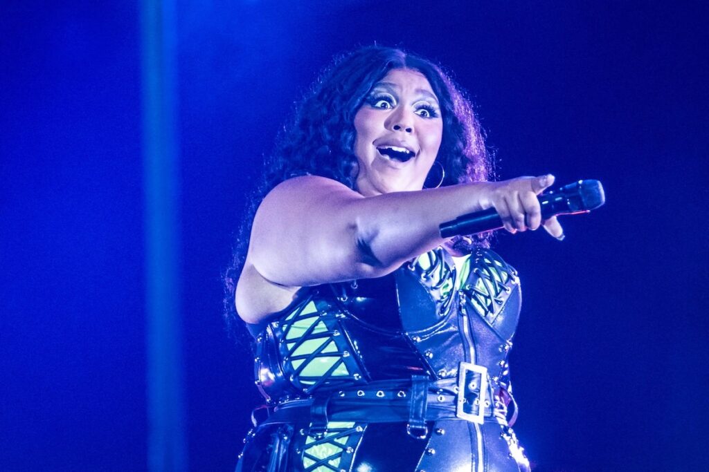 accuse shock contro lizzo