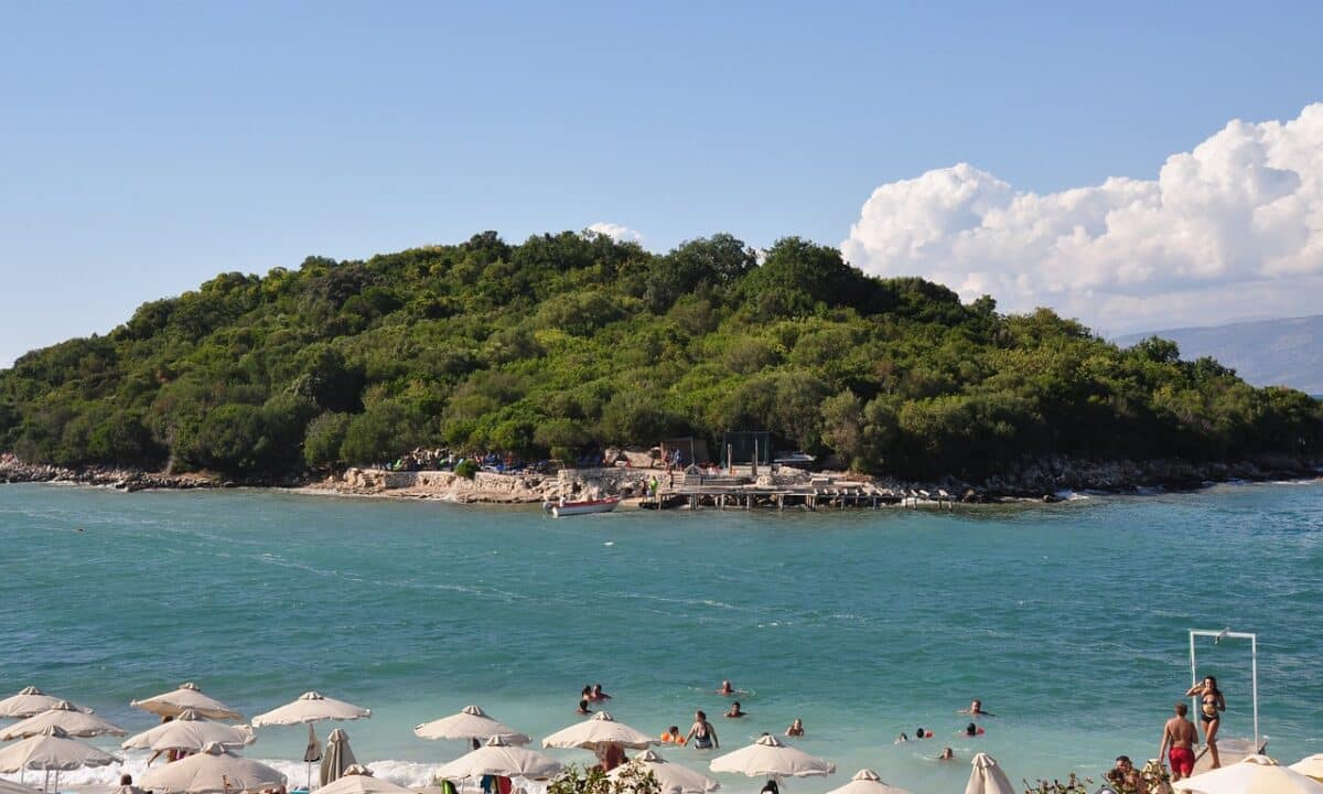 Il confronto con le tariffe delle località balneari italiane è schiacciante