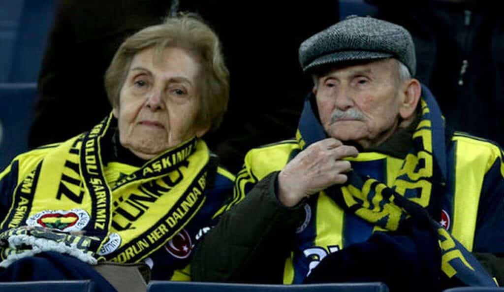 s'innamorano allo stadio