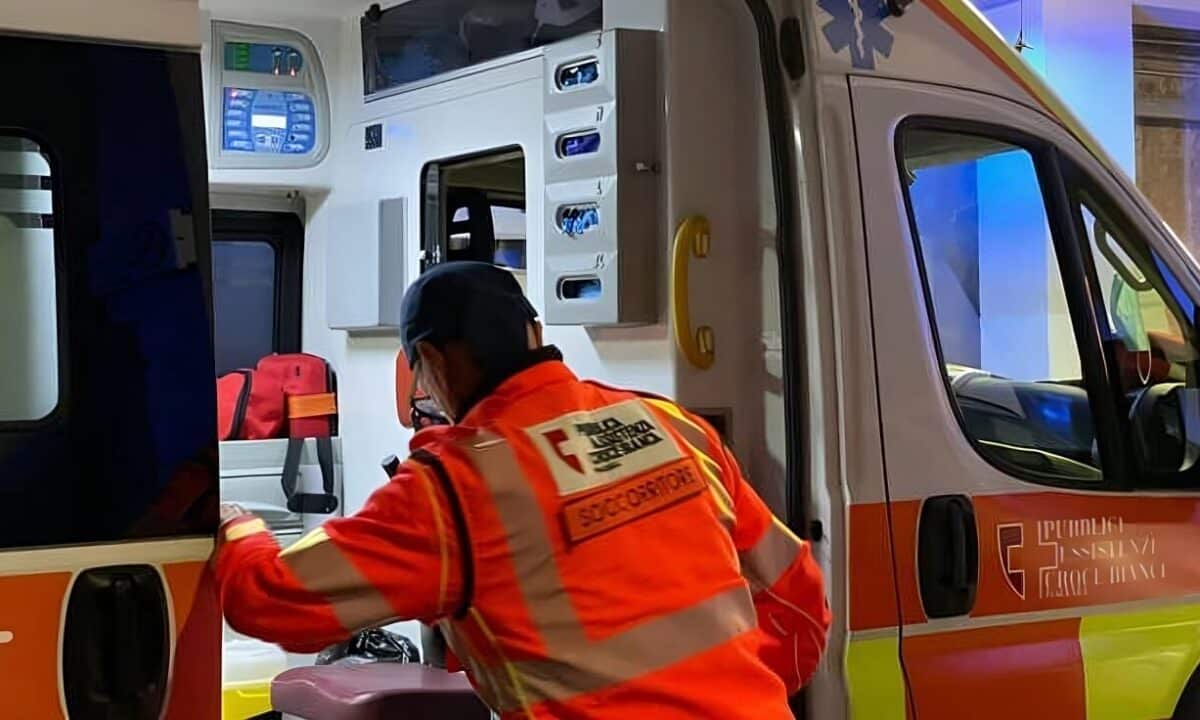 Bimbo di 18 mesi trovato agonizzante in strada a Portogruro