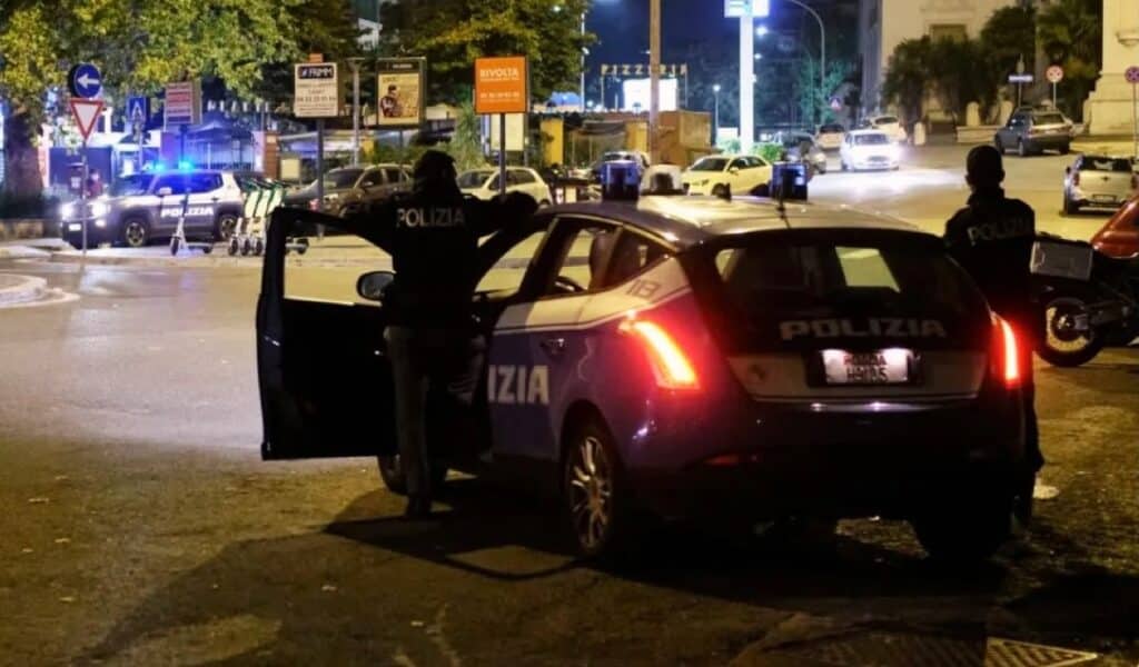 Minaccia l’ex moglie di darle fuoco con l’alcol: 45enne arrestato a Firenze.