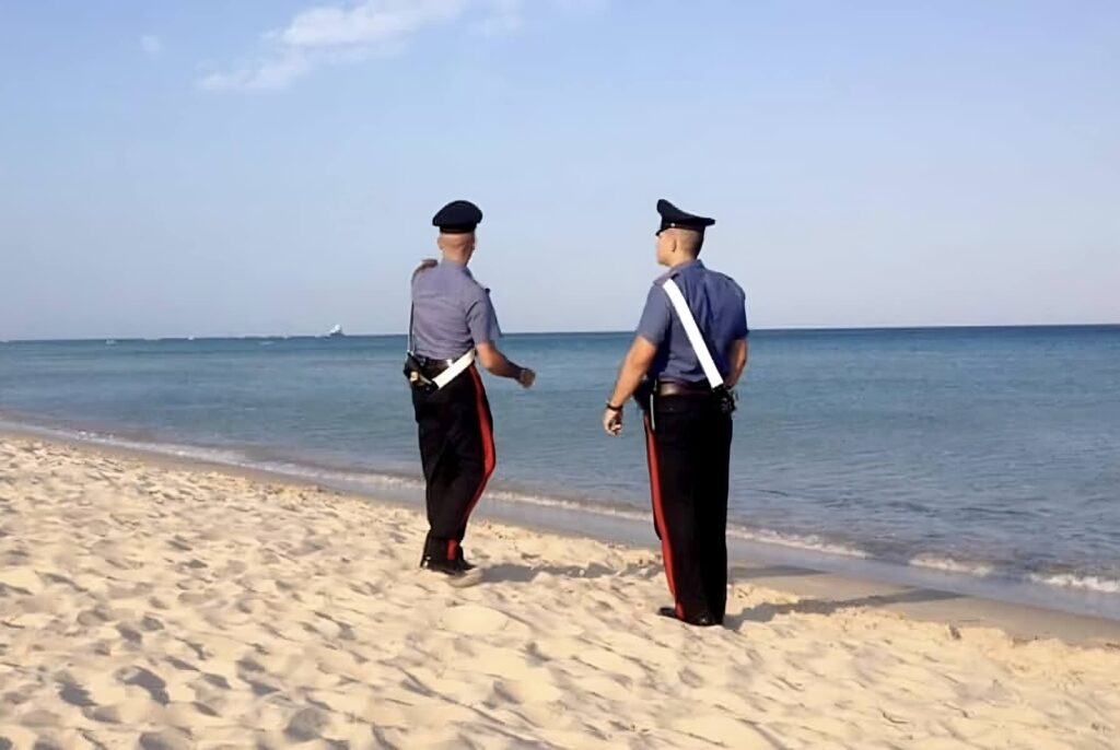 Fanno il bagno in mare a Lerici e si sentono male, 70 bimbi finiscono in ospedale