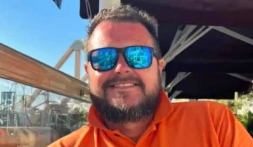 Ian Harris scopre di avere un tumore all’intestino al quarto stadio, scambiato dai medici per meteorismo