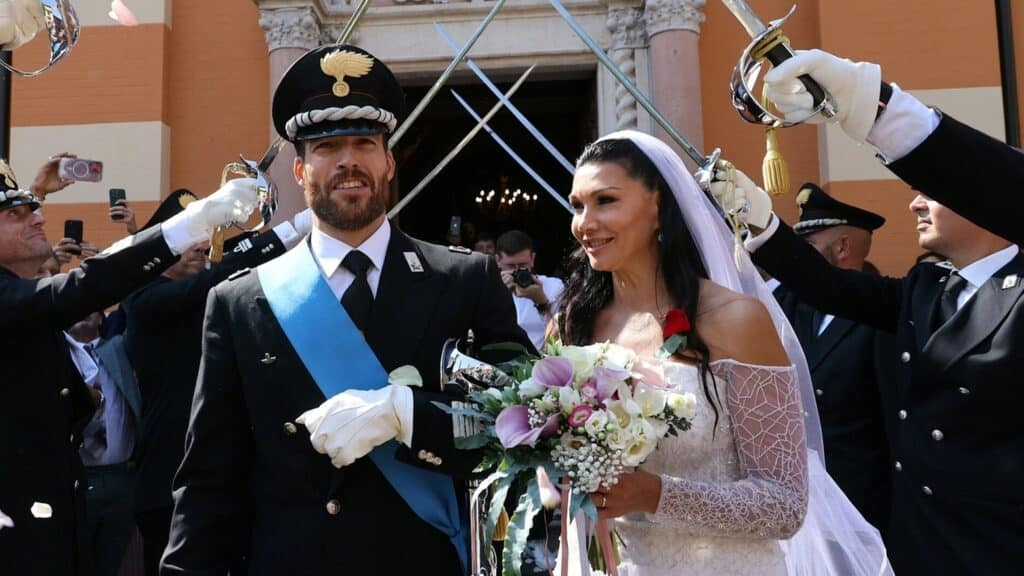 Luisa Corna e Stefano Giovino si sono uniti in matrimonio: il matrimonio è avvenuto nel santuario a Palazzolo