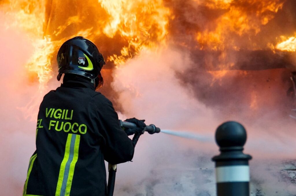 L'eroica nonna ha riportato ustione su oltre il 25% del corpo