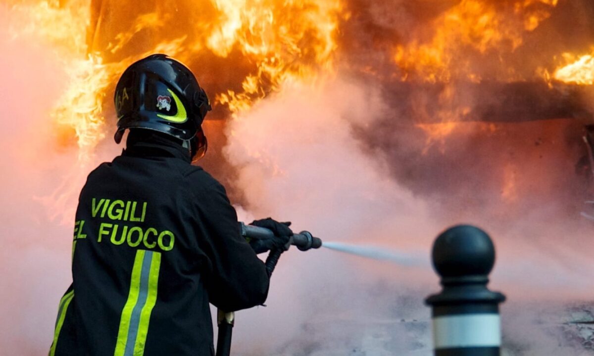 L'eroica nonna ha riportato ustione su oltre il 25% del corpo