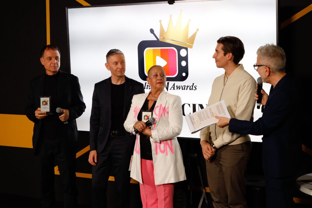 Italian-TV-Awards-da-Maria-Grazia-Cucinotta-a-Gabriele-Corsi-e-Carolyn-Smith-tutti-i-premiati-della-quinta-edizione-scaled.