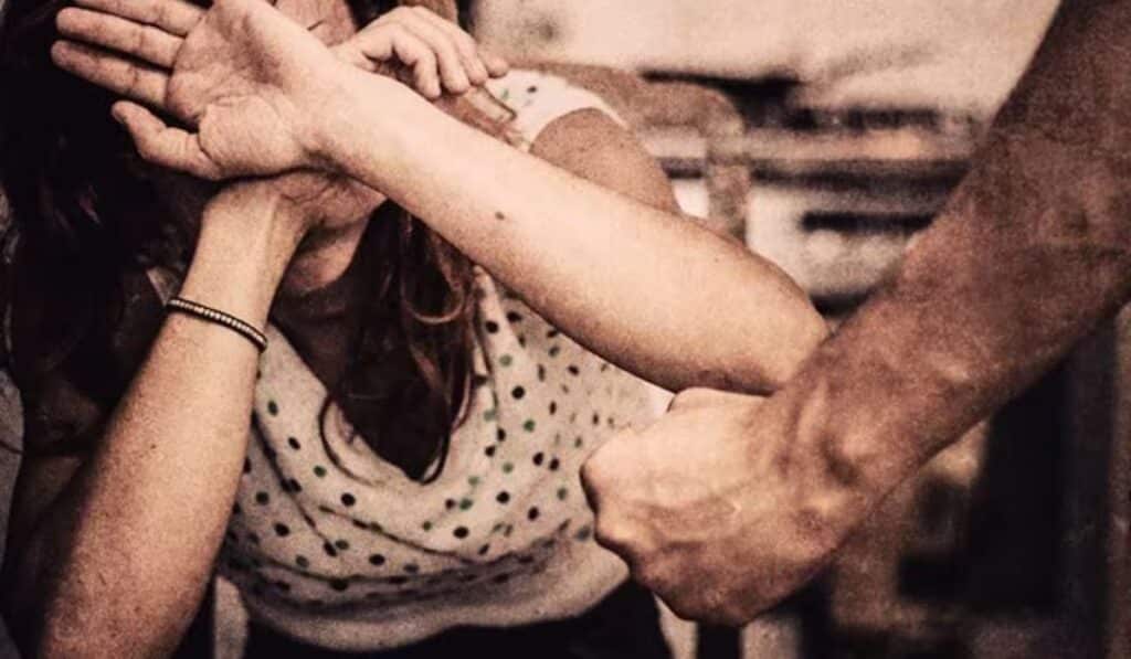 segregata nel garage