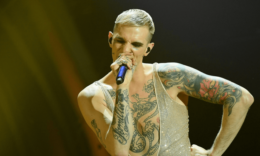 Achille Lauro: "Vengo da una famiglia complessa, ho rischiato", l'intervista del nuovo singolo