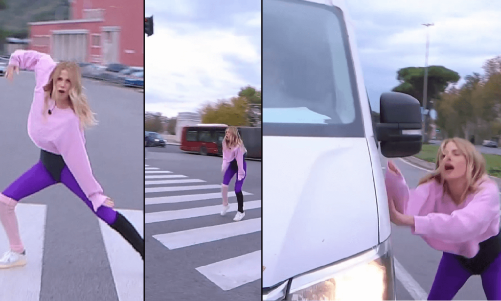 Alessia Marcuzzi blocca il traffico di Roma e fa un balletto sexy, le immagini
