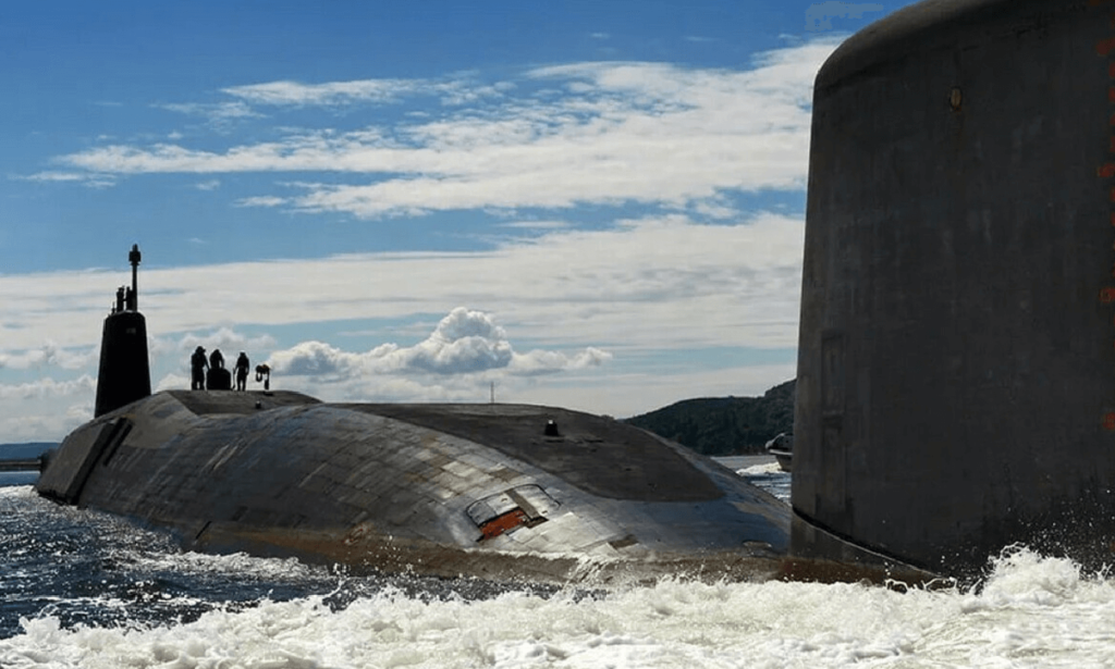 Sottomarino in discesa incontrollata per guasto l'incidente, terrore a bordo