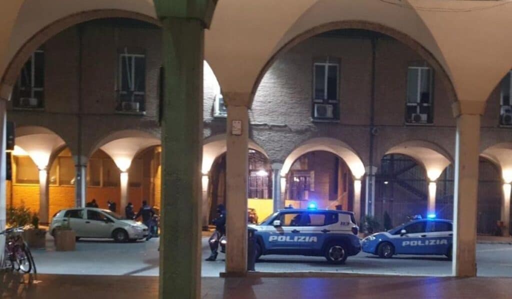 Stuprata in centro a Bologna polizia