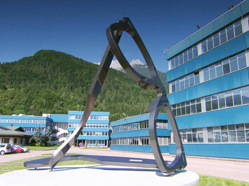 Oltre alla settimana corta, sono numerosissime le novità per gli oltre 15.000 addetti di Luxottica in Italia. Vediamo quali