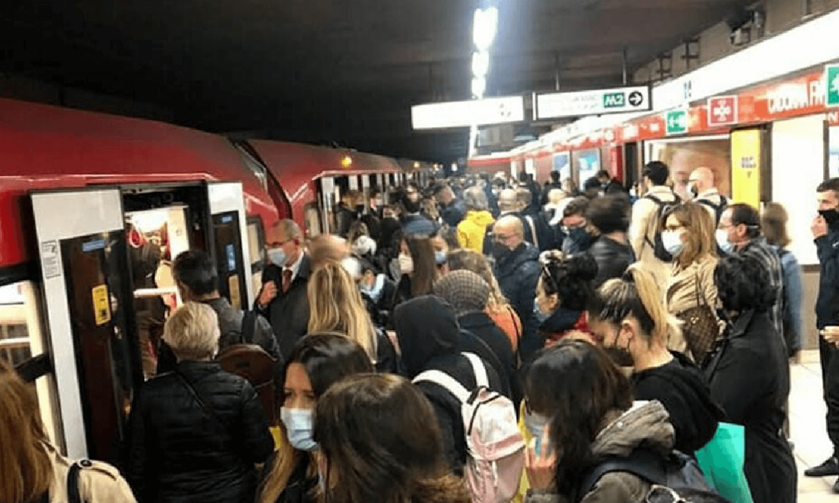 Scippano turista in metro rubati 14mila€, rincorre e prende la ladra, la ricostruzione