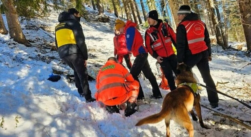 San Candido in Alto Adige, ragazza di 16 anni esce per una passeggiata, ma la trovano morta