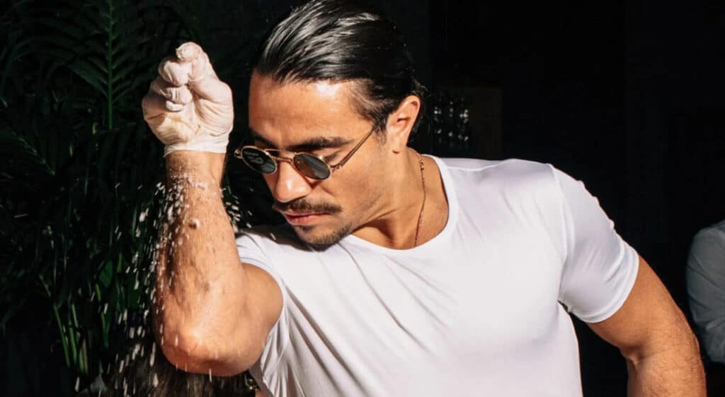 Il noto chef turco ha reso pubblici i relativi prezzi di ogni pietanza. Un filetto coperto da salsa di oro commestibile è costato "solo" 250 euro