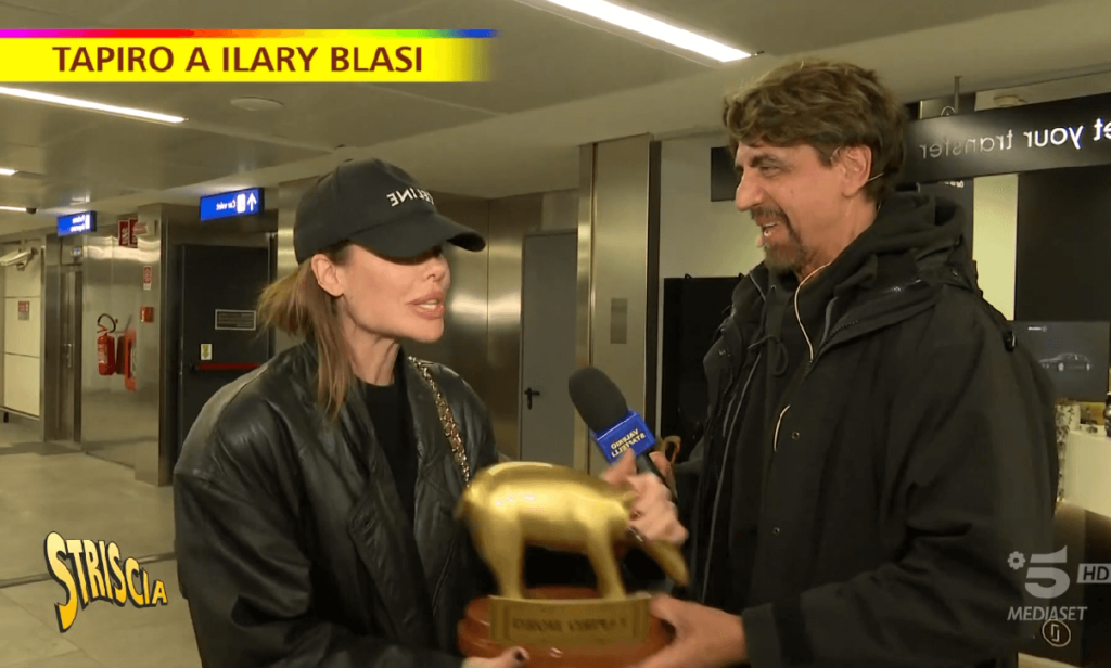 Ilary riceve il Tapiro da Striscia Non era solo un caffè Ed è disagio in tv