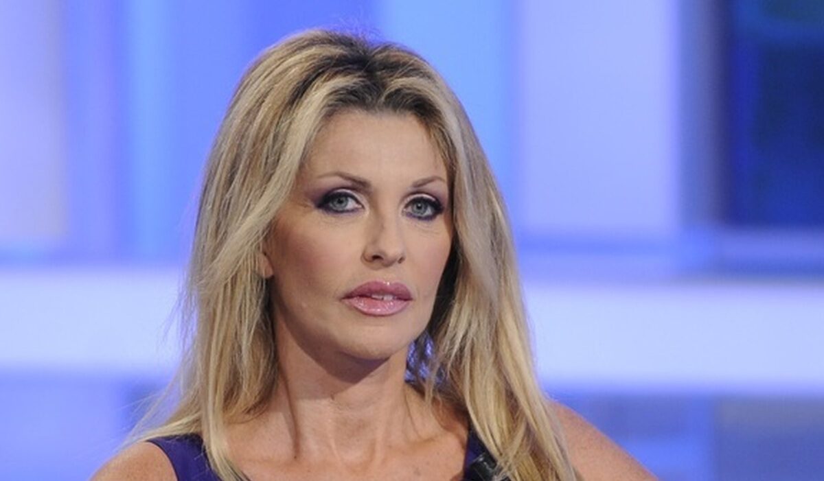 "Non voglio fare la vittima. Lo racconto per dire che bisogna stare attenti. State attenti, non finirò mai di dirlo. Fate prevenzione."