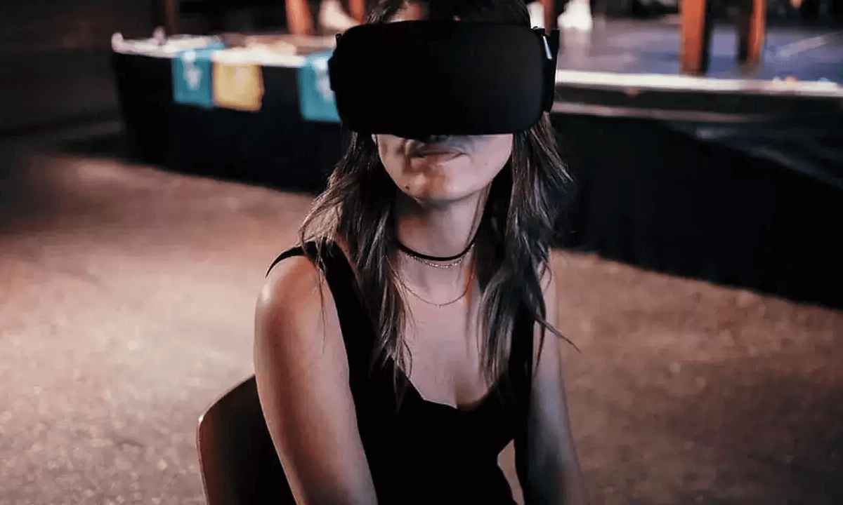 Ragazza di 16 anni stuprata nel metaverso la polizia indaga e lancia l'allarme