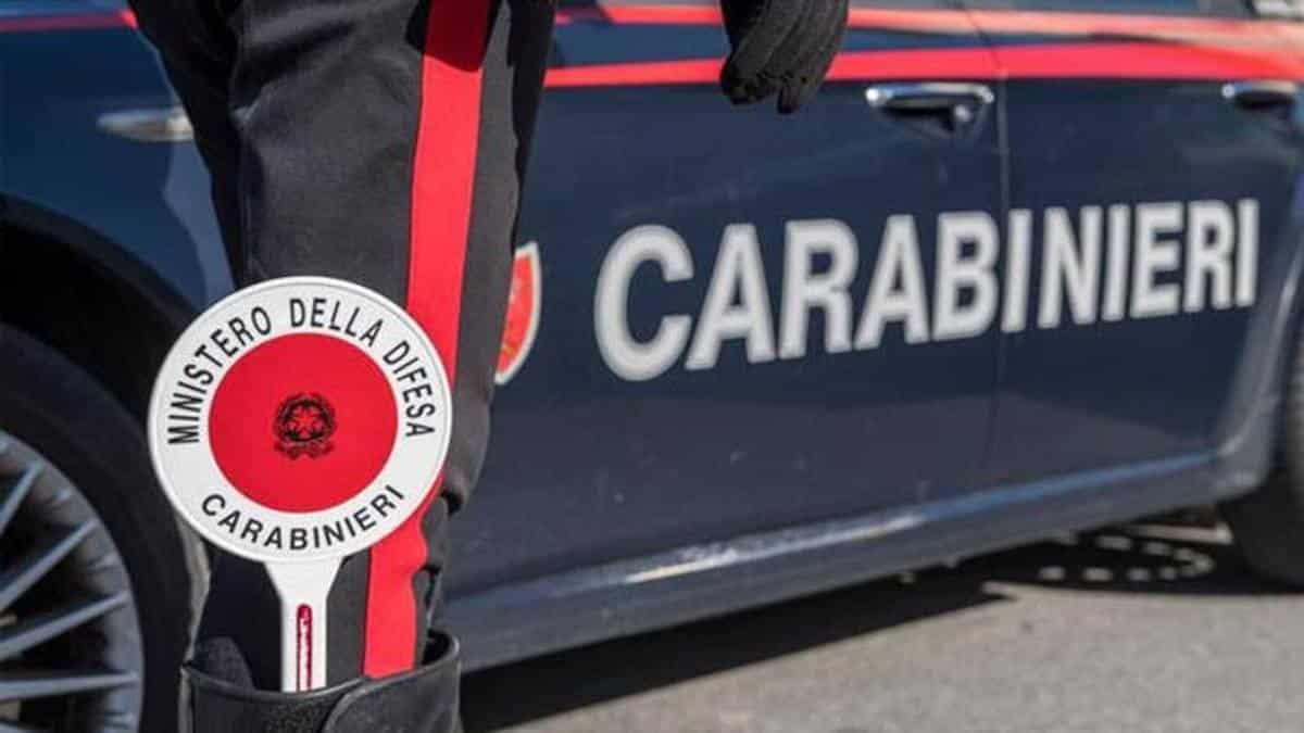 Tragedia a Casarano: Roberta Bertacchi trovata impiccata con una sciarpa: ipotesi suicidio