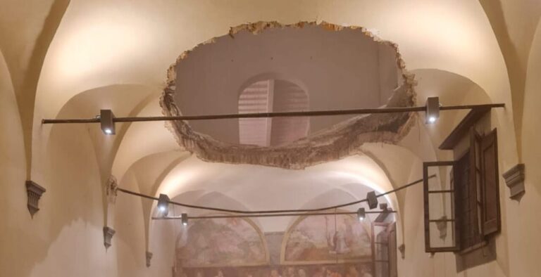 Tragedia a Pistoia, crolla il solaio durante la festa di matrimonio: i feriti